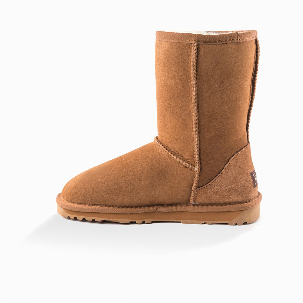 CLASSIC SHORT BOOTS OZWEAR UGG