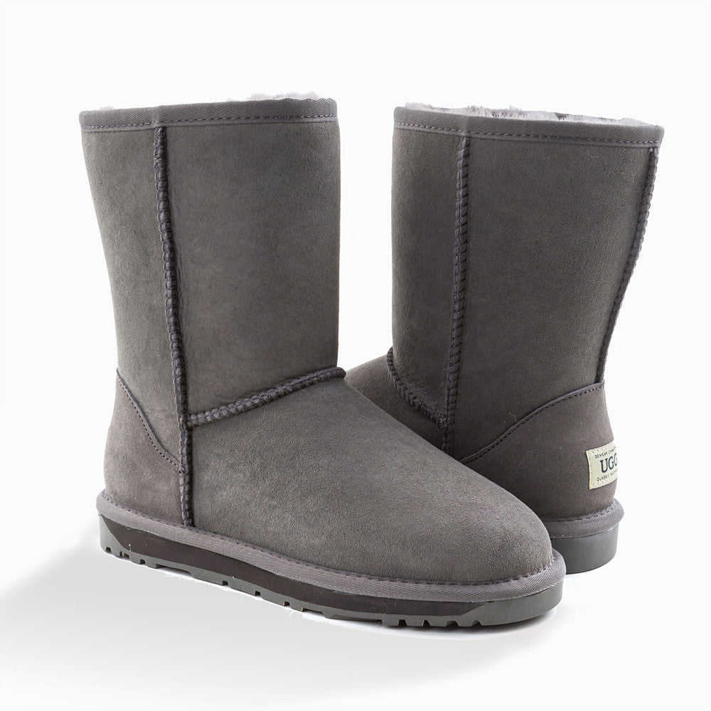 CLASSIC SHORT BOOTS OZWEAR UGG