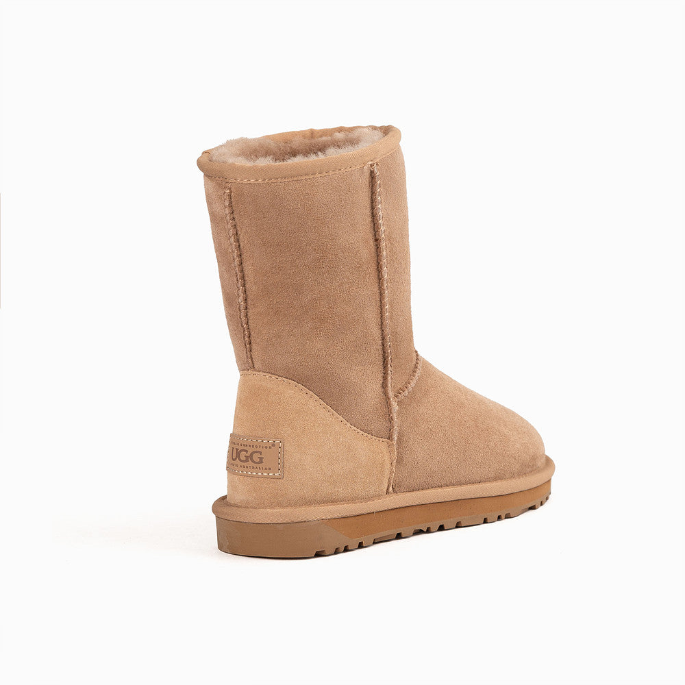 CLASSIC SHORT BOOTS OZWEAR UGG