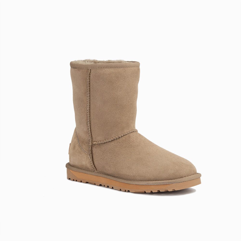 CLASSIC SHORT BOOTS OZWEAR UGG