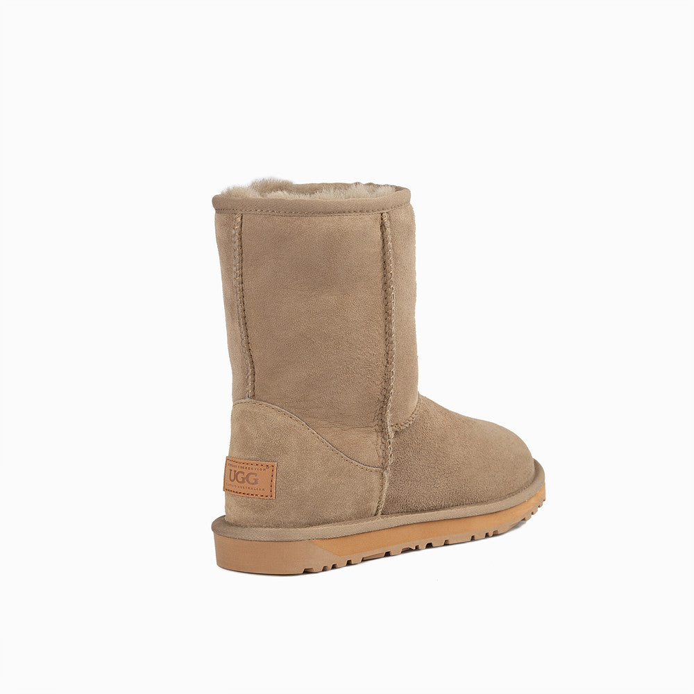 CLASSIC SHORT BOOTS OZWEAR UGG