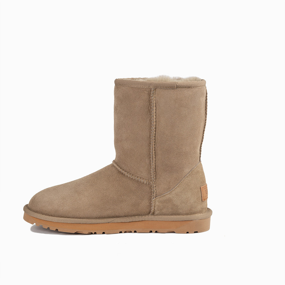 CLASSIC SHORT BOOTS OZWEAR UGG